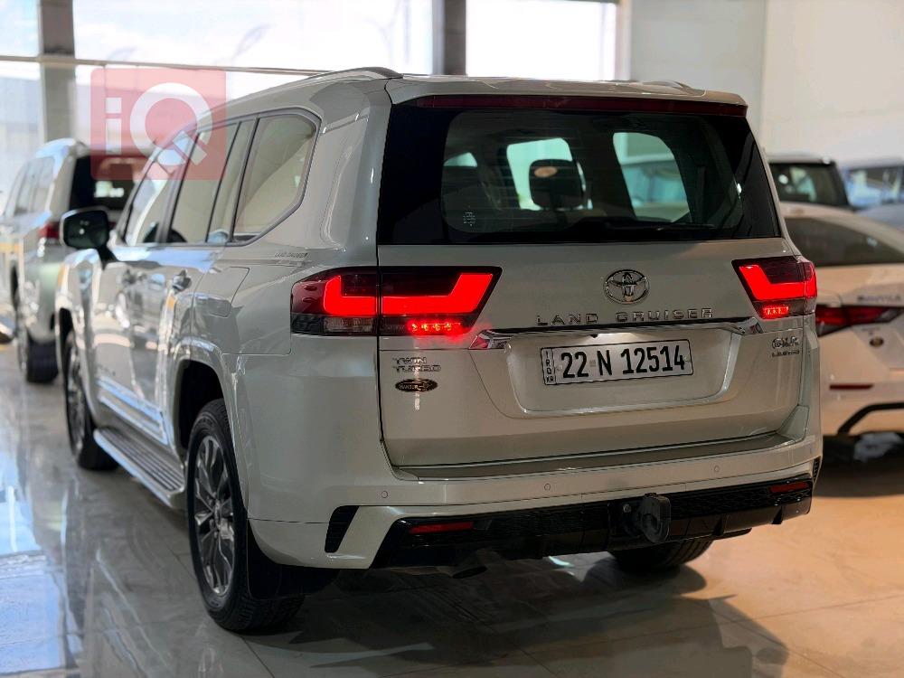 تويوتا لاندكروزر